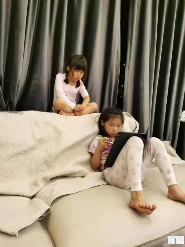 麻花星空mV：探索宇宙奥秘与舞蹈艺术结合的创新表现形式，展现奇妙的视觉盛宴与情感共鸣