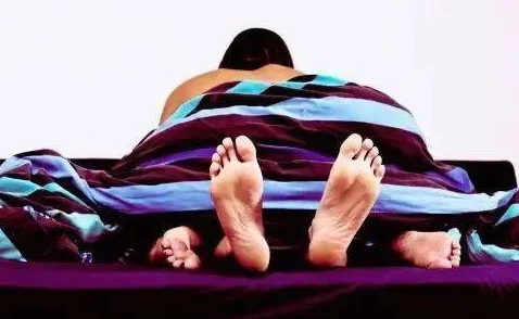 女生奶子操起来的感觉：从生理反应到心理感受，探讨触觉刺激与情感连结的多维视角